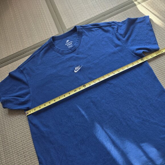 Nike Sportswear Premium Essentials Size XL Men's T-Shirt Blue - Picture 2 of 6